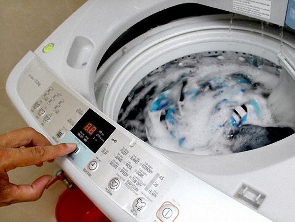 Lỗi e11 máy giặt Sanyo là do không đóng nắp máy